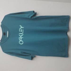 Oakley Shirt. XL